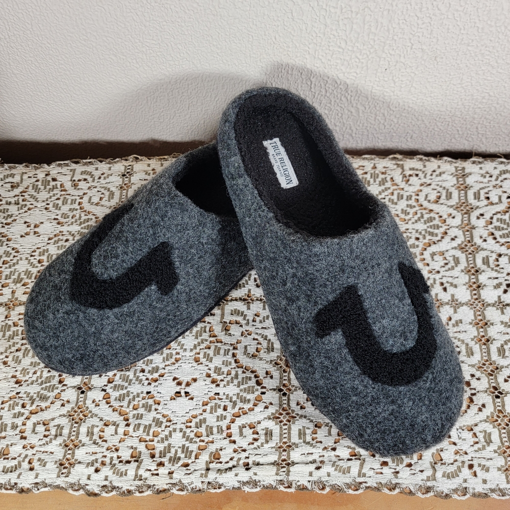Mens True Religion Gray And Black Slippers Size 11-12